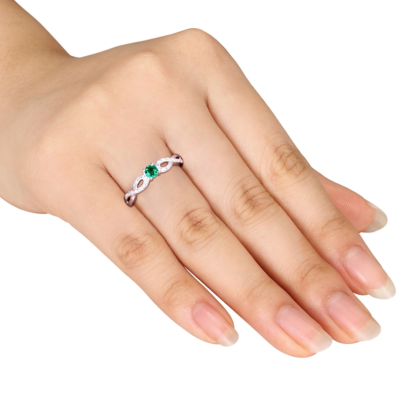 Lab-Created Emerald & Diamond Ring 1/15 ct tw Round-Cut Sterling Silver