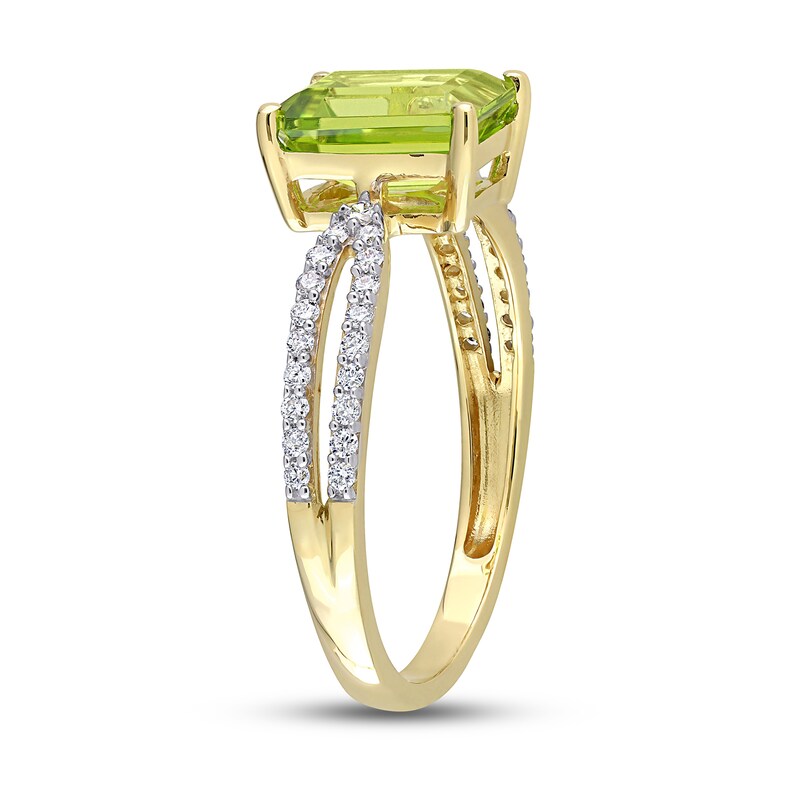 Main Image 3 of Peridot and Diamond Ring 1/5 ct tw Round-Cut 14K Yellow Gold