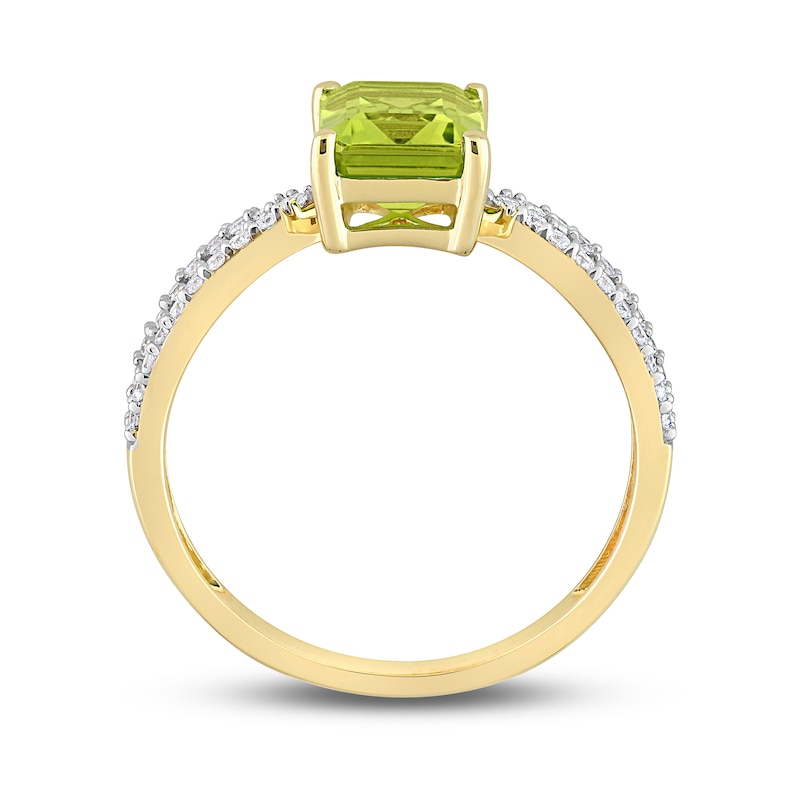 Main Image 5 of Peridot and Diamond Ring 1/5 ct tw Round-Cut 14K Yellow Gold