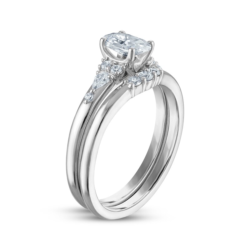 Main Image 2 of Adore Oval-Cut Diamond Bridal Set 7/8 ct tw 14K White Gold