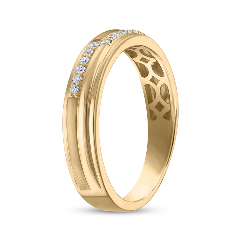 Main Image 2 of Adore Men's Diamond Wedding Band 1/10 ct tw 10K Yellow Gold