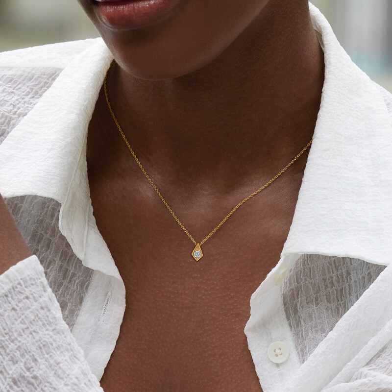 Main Image 3 of Round-Cut Diamond Solitaire Kite Frame Necklace 1/4 ct tw 14K Yellow Gold (I/I3)  18"