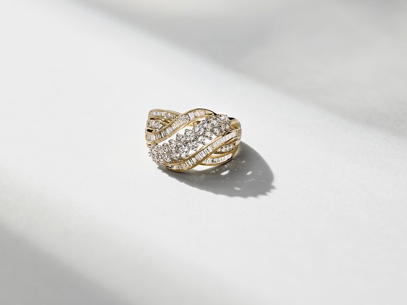 Diamond Ring 1 ct tw Round & Baguette 10K Yellow Gold