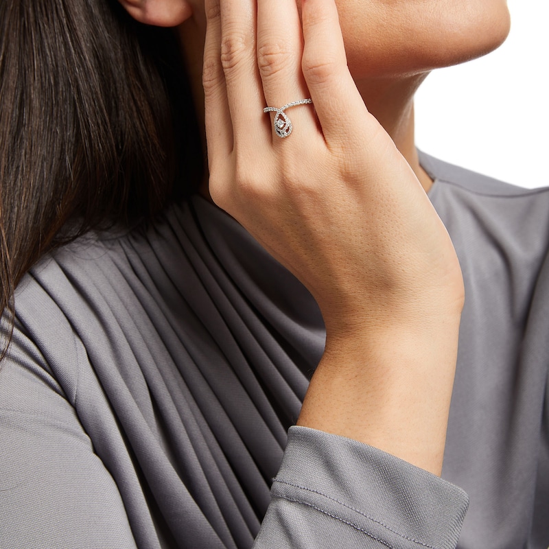 Main Image 4 of Love Entwined Diamond Ring 1/3 ct tw Round-cut 10K White Gold