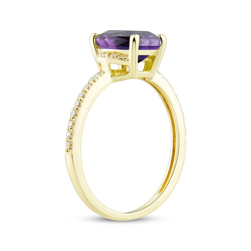 Main Image 2 of Oval-Cut Amethyst & Diamond Ring 1/8 ct tw 10K Yellow Gold