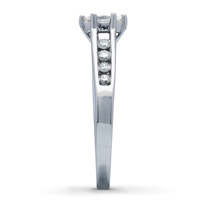 Main Image 3 of Previously Owned Enagement Ring 5/8 ct tw Marquise & Round-cut Diamonds 14K White Gold