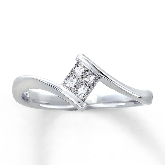 Previously Owned Ring 1/5 ct tw Diamonds 14K White Gold