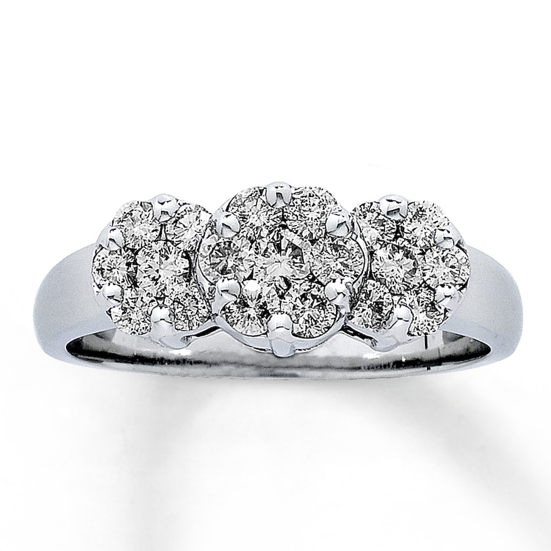 Main Image 1 of Previously Owned 3-Stone Cluster Diamond Ring 3/4 ct tw Round-cut 14K White Gold