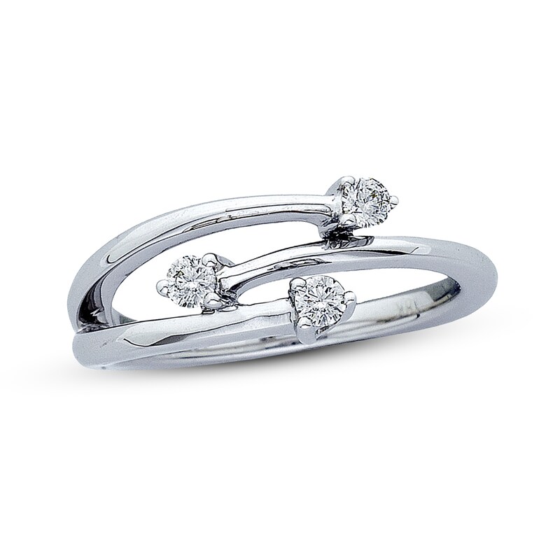 Main Image 1 of Previously Owned Diamond Ring 1/5 ct tw Round-cut 18K White Gold
