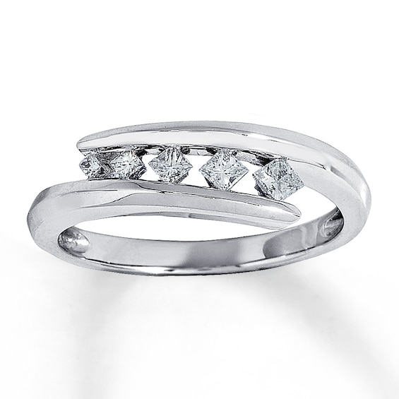 Previously Owned Ring 1/5 Carat tw Diamonds 10K White Gold