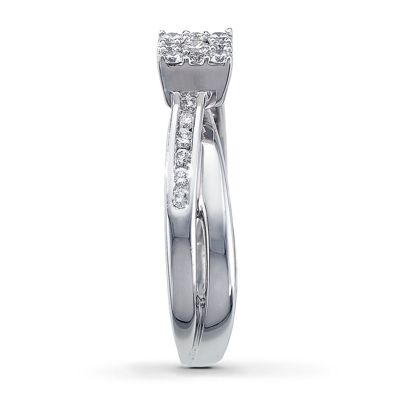 Previously Owned Ring 1/2 ct tw Diamonds 14K White Gold