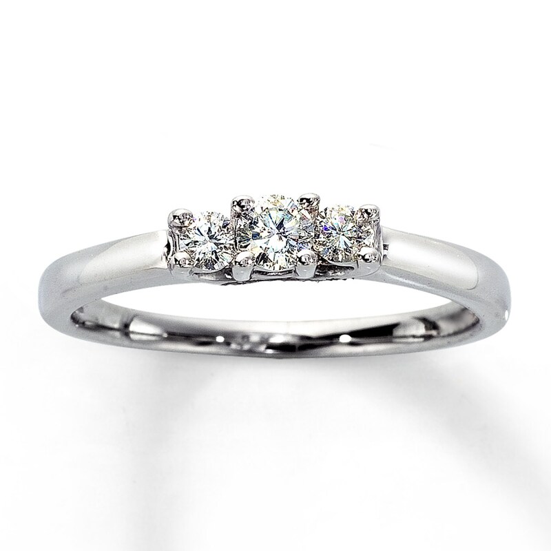 Main Image 1 of Previously Owned Ring 1/4 ct tw Diamonds 14K White Gold