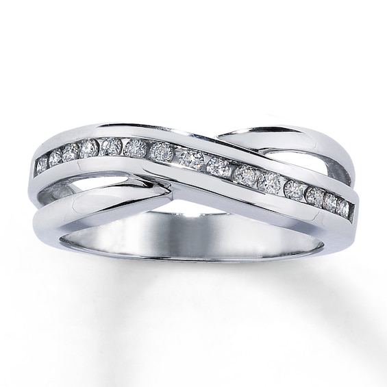 Previously Owned Diamond Ring 1/4 ct tw Round-cut 10K White Gold