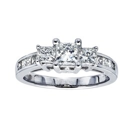Previously Owned Diamond Ring 1-1/2 ct tw 14K White Gold