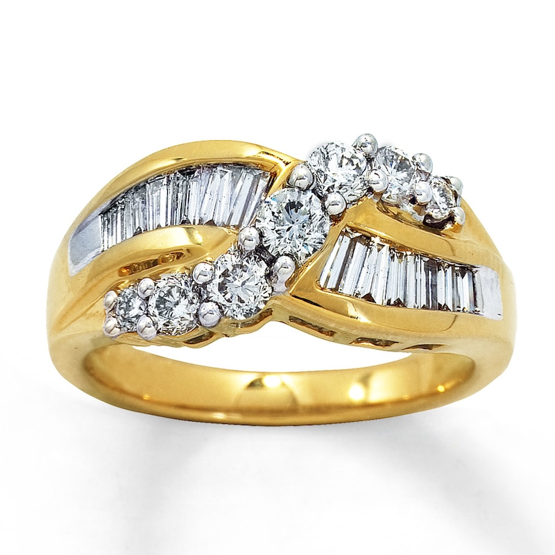 Previously Owned Diamond Ring 1 ct tw Round & Baguette 14K Yellow Gold
