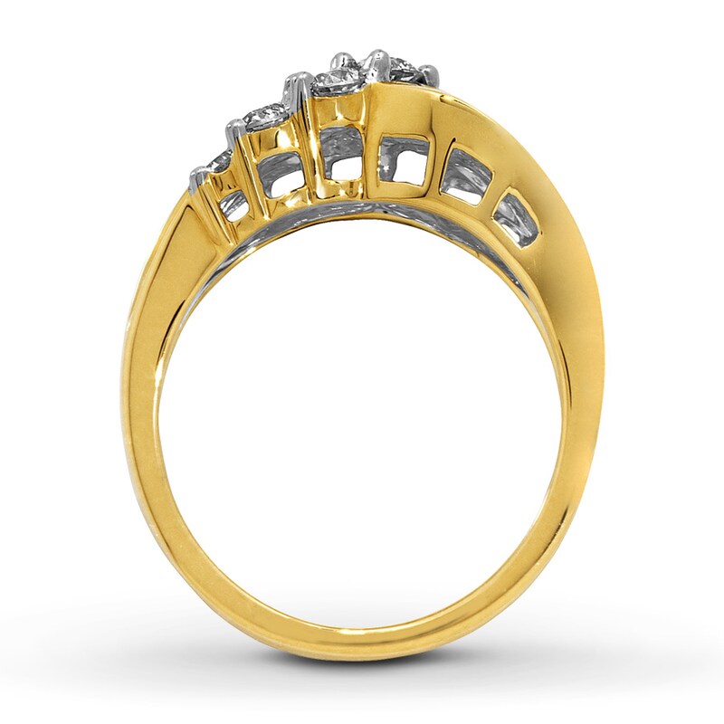 Previously Owned Diamond Ring 1 ct tw Round & Baguette 14K Yellow Gold