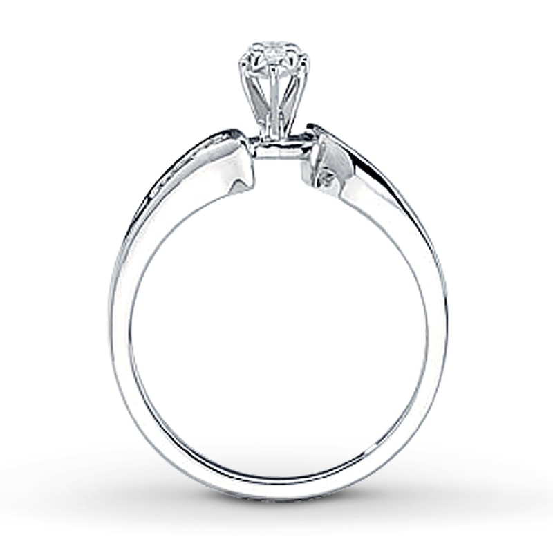Main Image 2 of Previously Owned Ring 1/6 ct tw Marquise/Round-cut Diamonds 10K White Gold