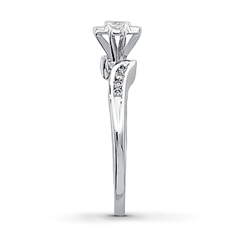 Main Image 3 of Previously Owned Ring 1/6 ct tw Marquise/Round-cut Diamonds 10K White Gold