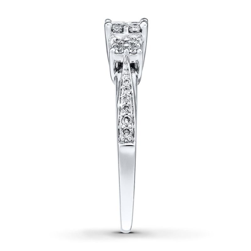 Main Image 3 of Previously Owned Diamond Engagement Ring 1/2 ct tw Round/Princess-cut 14K White Gold