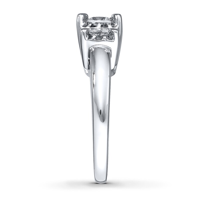 Main Image 3 of Previously Owned Diamond Engagement Ring 1 ct tw Round/Princess-Cut 14K White Gold