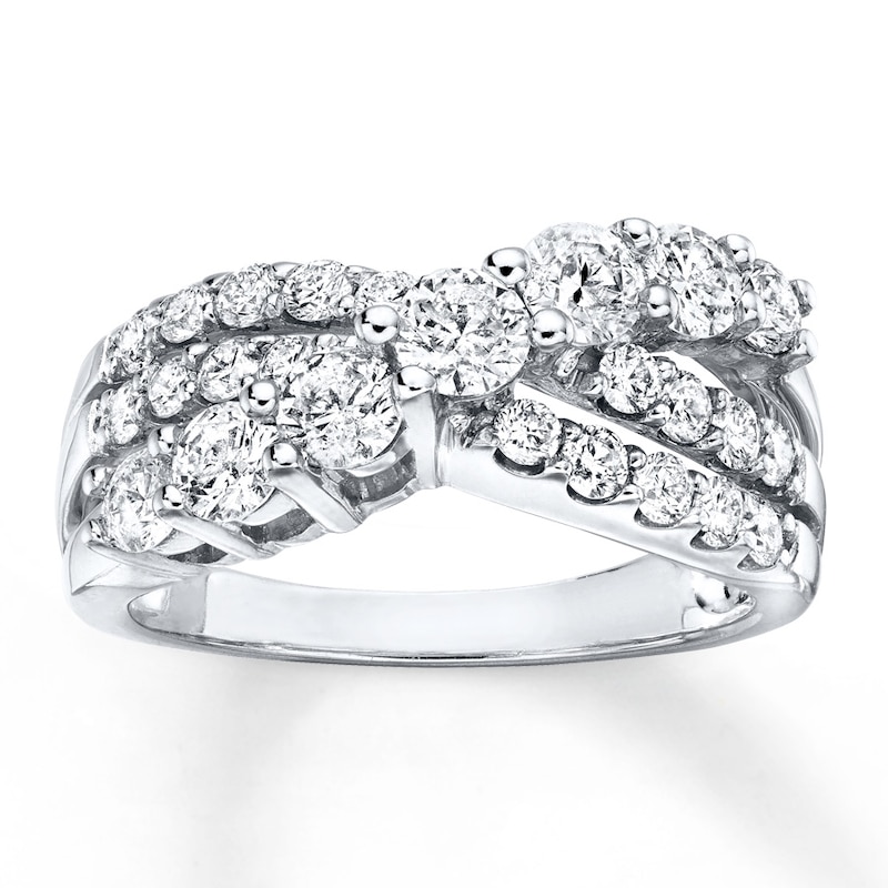 Previously Owned Diamond Ring 1-1/2 ct tw Round-cut 14K White Gold