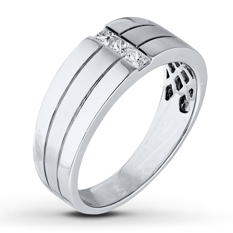 Main Image 4 of Previously Owned Men's Diamond Ring 1/4 ct tw 10K Gold