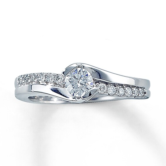 Previously Owned Diamond Engagement Ring 1/2 ct tw Round-cut 14K White Gold
