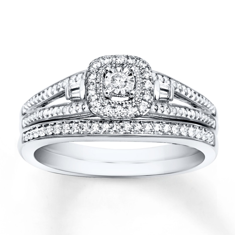 Main Image 1 of Previously Owned Diamond Bridal Set 1/5 carat tw Round & Baguette-cut 10K White Gold