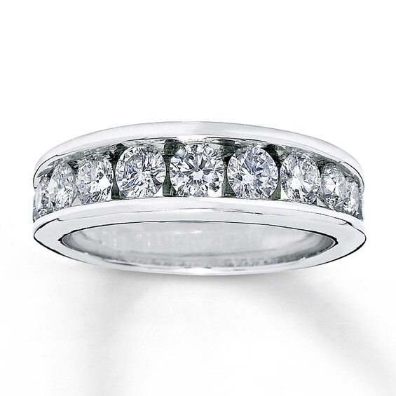 Previously Owned Diamond Wedding Band 1-1/5 ct tw Round-cut 14K White Gold Size