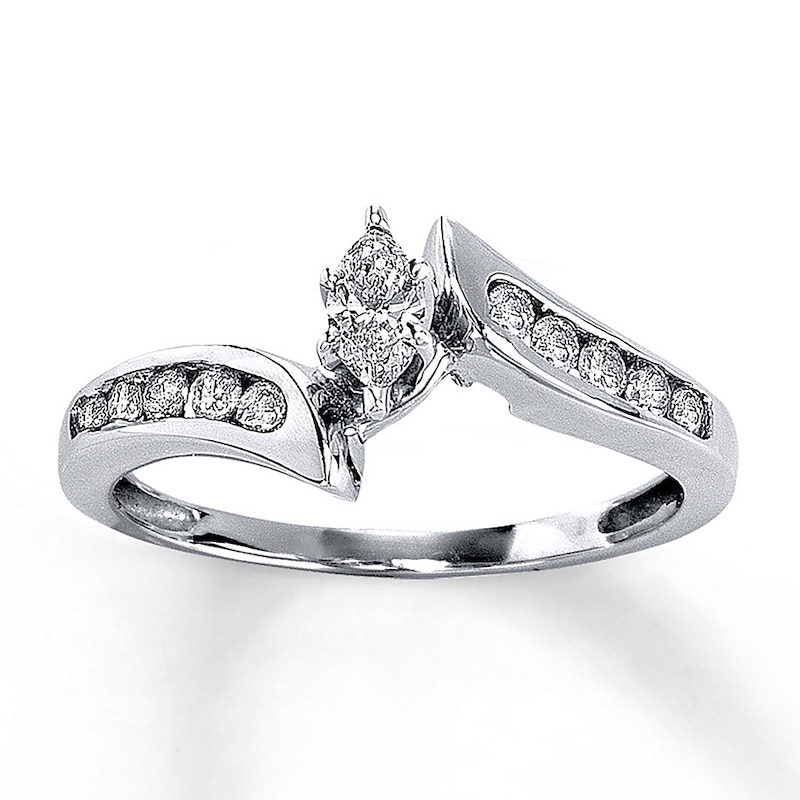 Main Image 1 of Previously Owned Diamond Ring 1/3 ct tw Marquise & Round-cut 14K White Gold