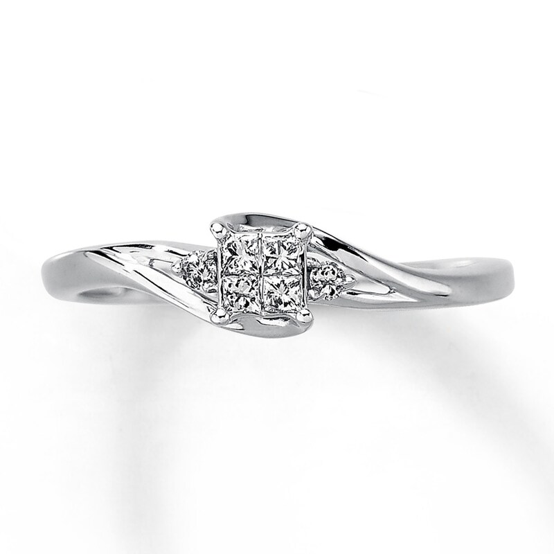 Previously Owned Diamond Ring 1/8 ct tw Princess & Round-cut 10K White Gold
