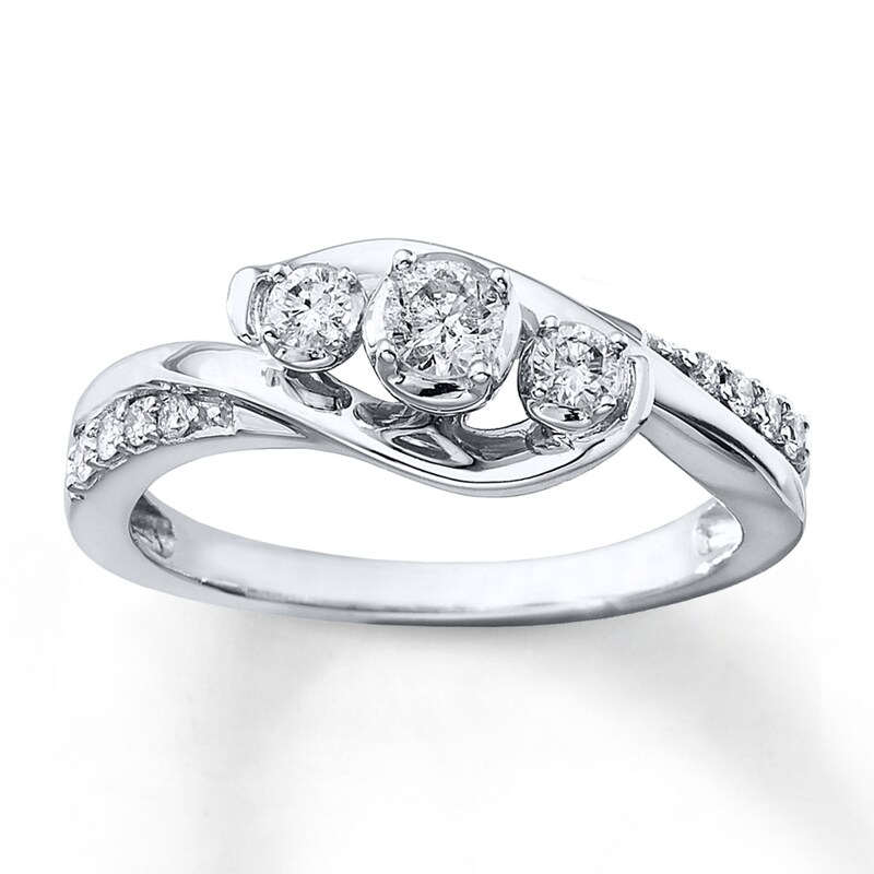 Main Image 1 of Previously Owned 3-Stone Diamond Ring 1/3 ct tw Round-cut 10K White Gold Size 5