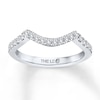 Thumbnail Image 0 of Previously Owned THE LEO Diamond Wedding Band 1/4 ct tw Round-cut 14K White Gold - Size 5