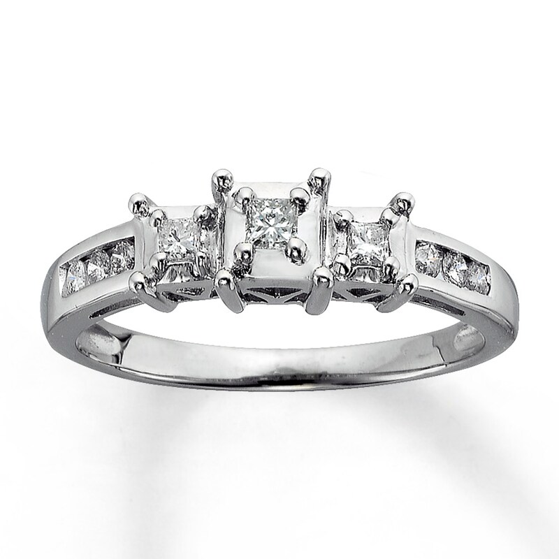 Main Image 1 of Previously Owned Diamond Ring 1/4 ct tw Princess & Round-cut 14K White Gold - Size 10