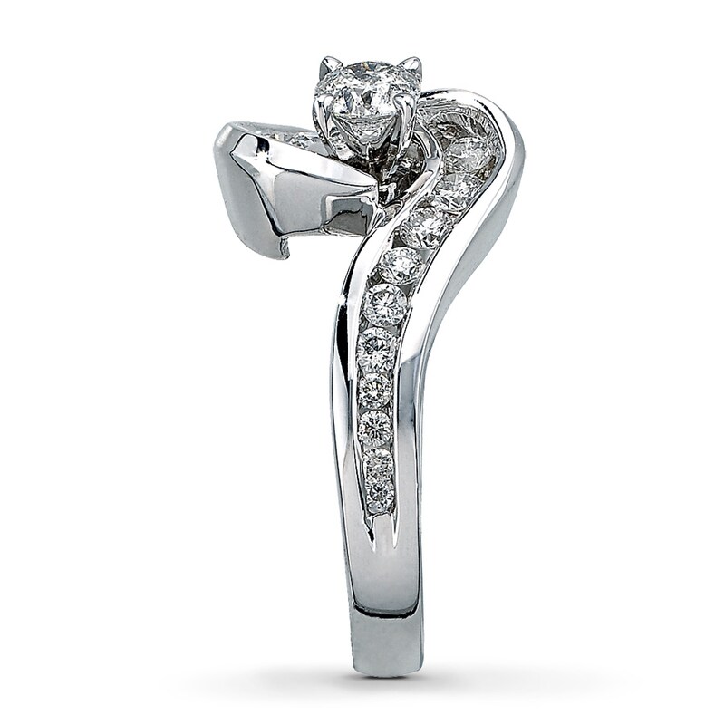 Previously Owned Diamond Engagement Ring 3/4 ct tw Round-cut 14K White Gold - Size 11.25