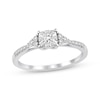 Previously Owned Diamond Engagement Ring 1/4 ct tw Round-cut 10K White Gold