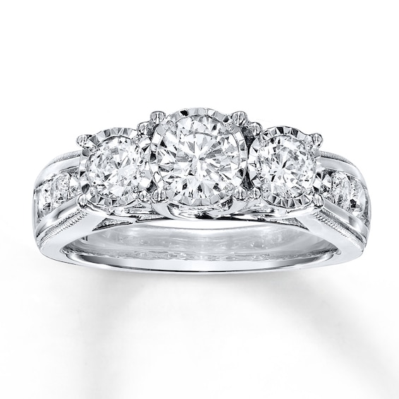 Previously Owned Three-Stone Ring 1-3/4 ct tw Round-cut Diamonds 14K White Gold