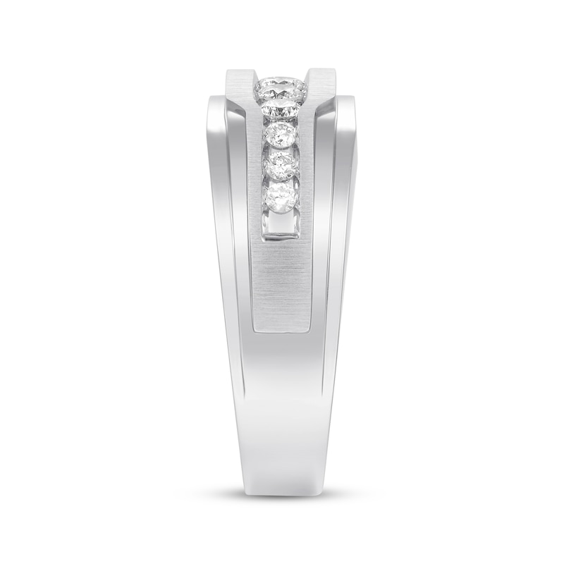 Main Image 3 of Previously Owned Men's Diamond Wedding Band 1/2 Carat tw 10K White Gold