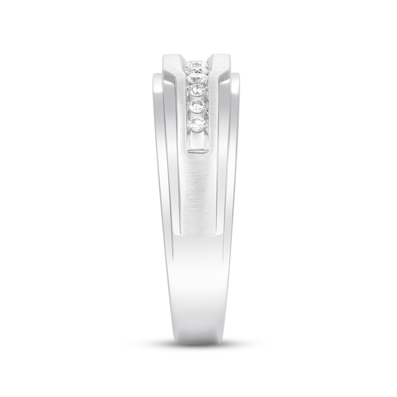 Main Image 3 of Previously Owned Men's Diamond Wedding Band 1/4 Carat tw 10K White Gold