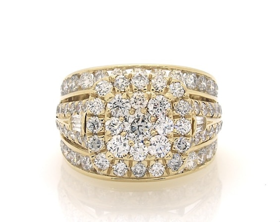 Previously Owned Multi-Diamond Halo Engagement Ring 3-1/3 ct tw 14K Yellow Gold Size 7