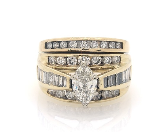 Previously Owned Marquise-Cut Diamond Bridal Set 2-1/5 ct tw 14K Yellow Gold Size 6