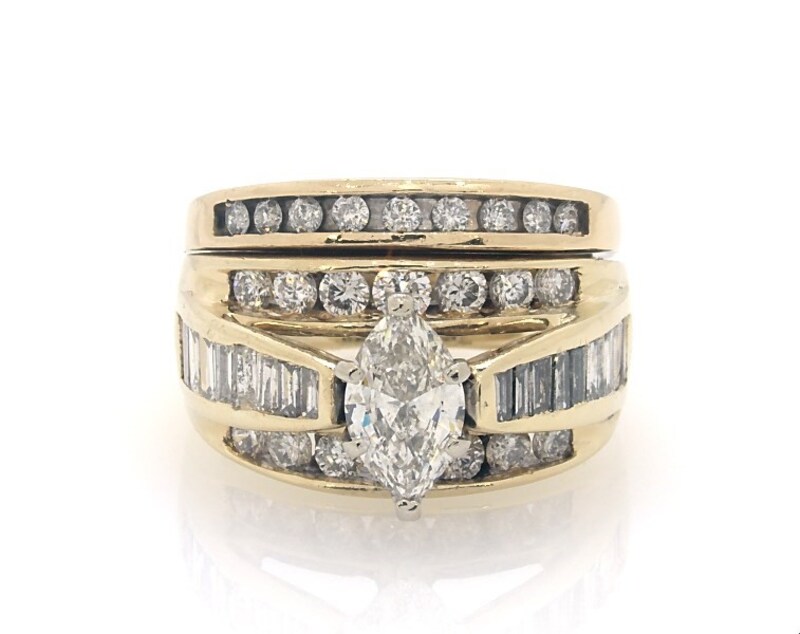Main Image 1 of Previously Owned Marquise-Cut Diamond Bridal Set 2-1/5 ct tw 14K Yellow Gold Size 6