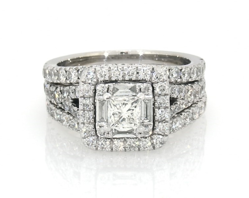 Previously Owned Neil Lane Princess-Cut Diamond Halo Bridal Set 2-1/5 ct tw 14K White Gold Size 7.5