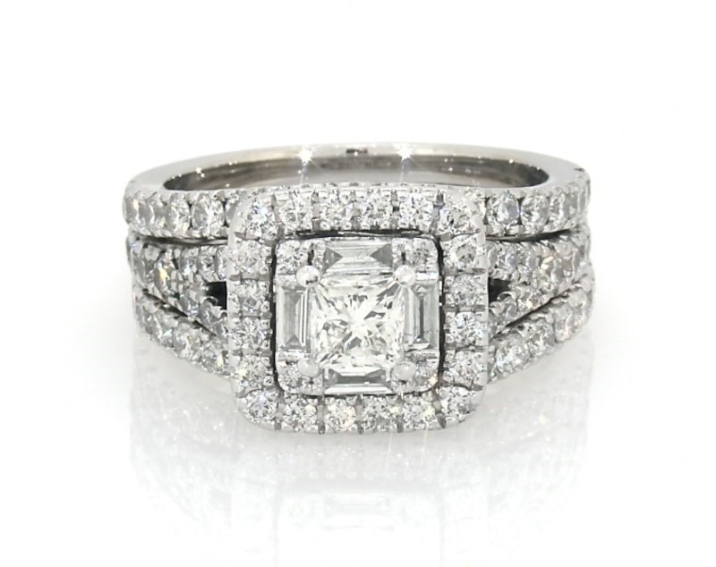Main Image 1 of Previously Owned Neil Lane Princess-Cut Diamond Halo Bridal Set 2-1/5 ct tw 14K White Gold Size 7.5