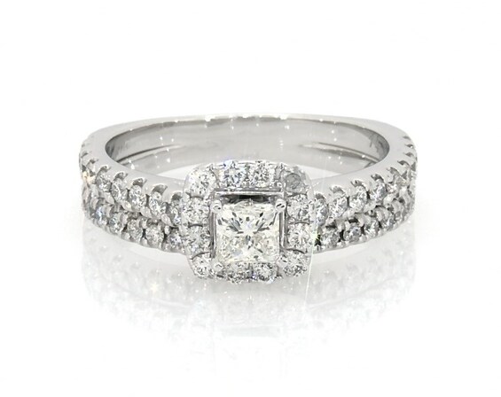 Previously Owned Neil Lane Princess-Cut Diamond Halo Bridal Set 1 ct tw 14K White Gold Size 7.25