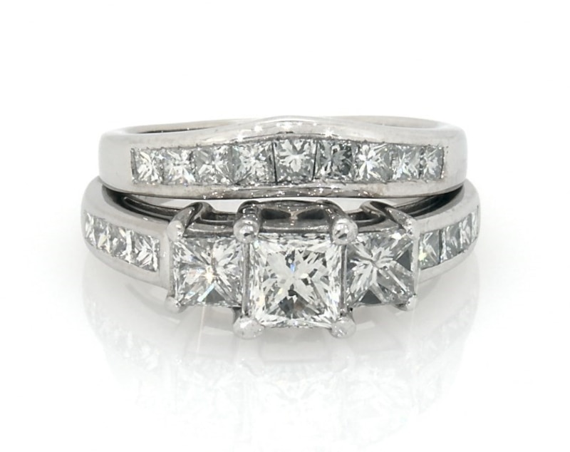 Previously Owned Princess-Cut Diamond Three-Stone Bridal Set 1-7/8 ct tw 14K White Gold Size 4