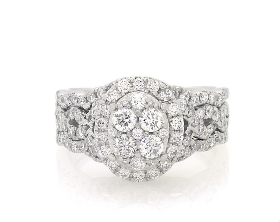 Previously Owned Multi-Diamond Center Oval Halo Bridal Set 1-1/3 ct tw 14K White Gold Size