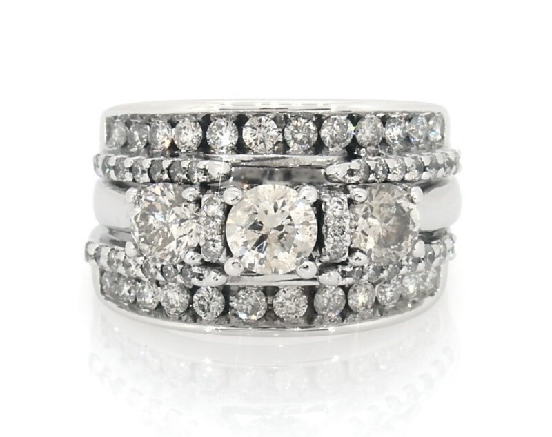 Main Image 1 of Previously Owned Round-Cut Diamond Three-Stone Bridal Set 2-3/8 ct tw 14K White Gold Size 5.5