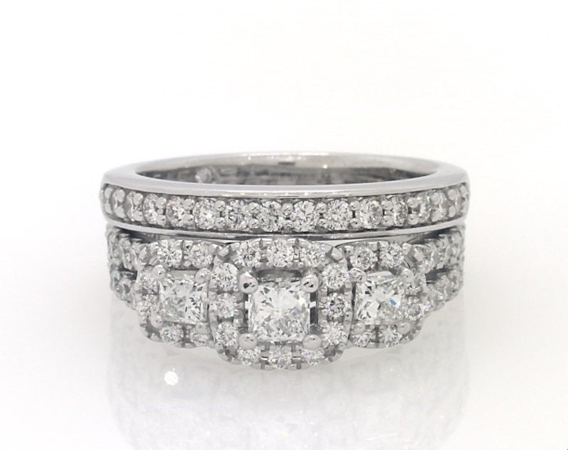 Main Image 1 of Previously Owned THE LEO Diamond Princess-Cut Three-Stone Bridal Set 1-1/3 ct tw 14K White Gold Size 5.25