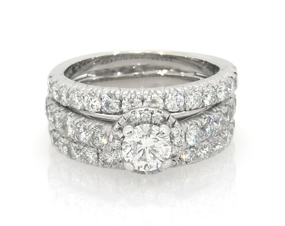 Previously Owned Certified Round-Cut Diamond Halo Bridal Set 1-7/8 ct tw 14K White Gold Size 5